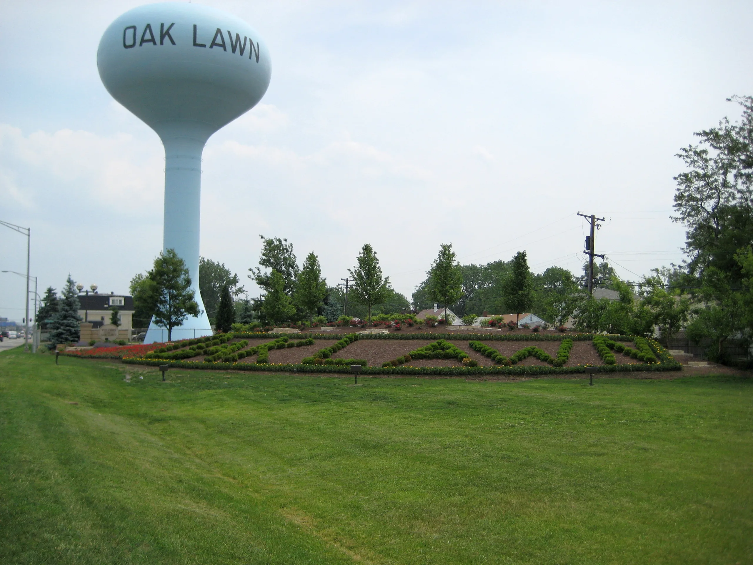 Oak Lawn, Illinois photo of local water tower and park